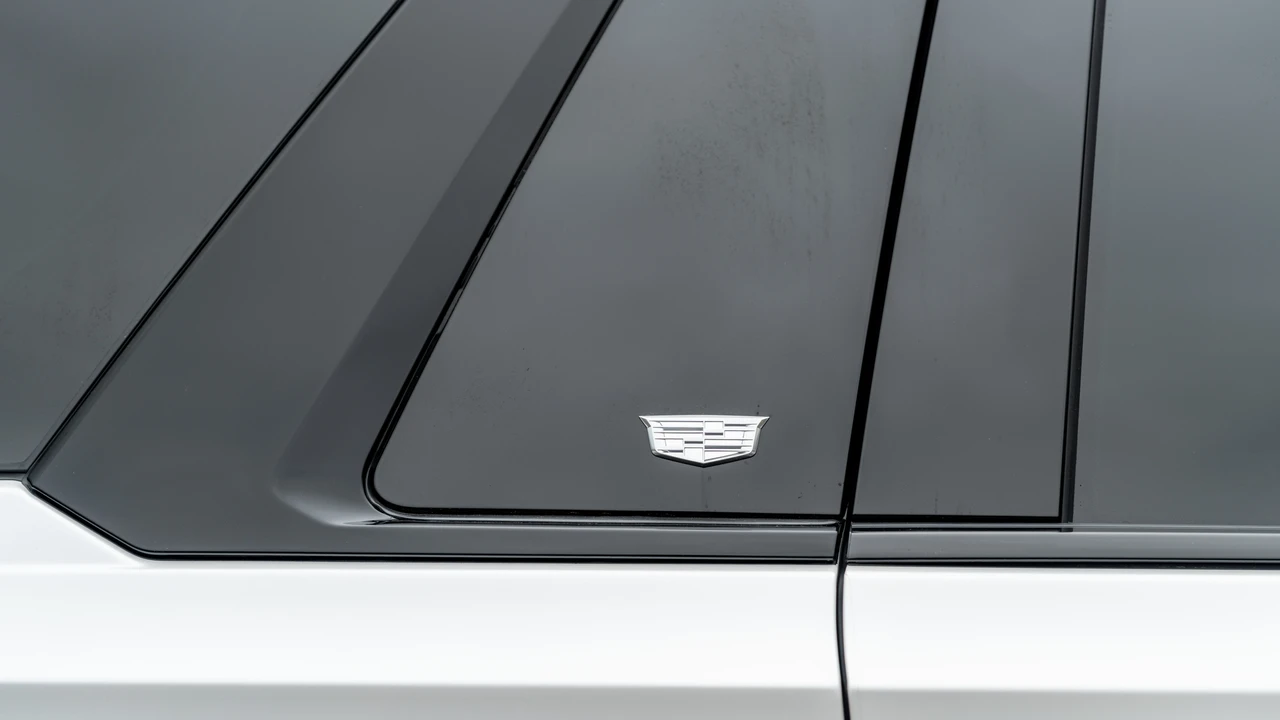 2024 Cadillac Escalade-V 5th Gen - Image 20 of 31