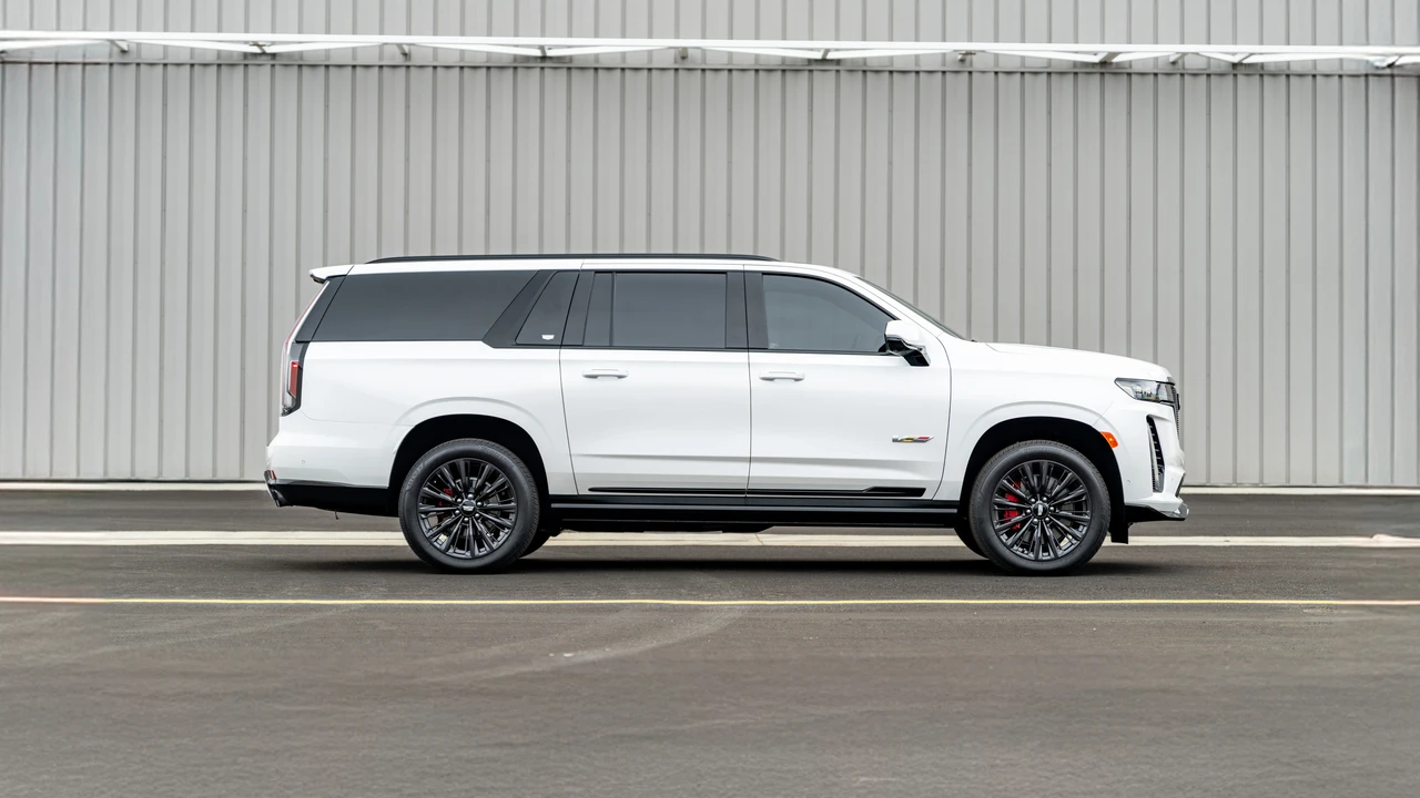 2024 Cadillac Escalade-V 5th Gen - Image 5 of 31