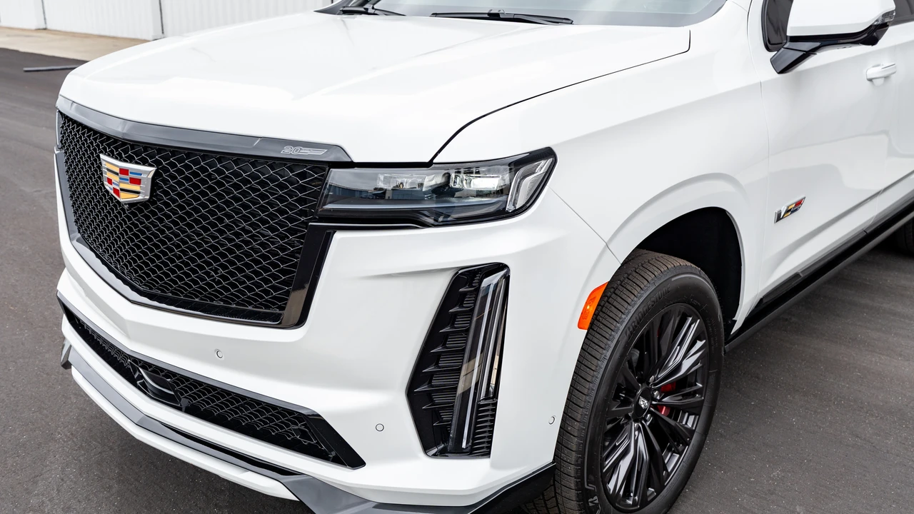 2024 Cadillac Escalade-V 5th Gen - Image 10 of 31