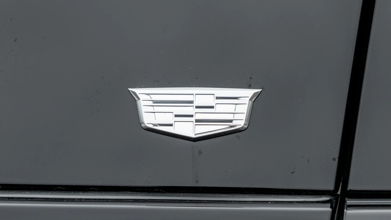 2024 Cadillac Escalade-V 5th Gen - Image 29 of 31