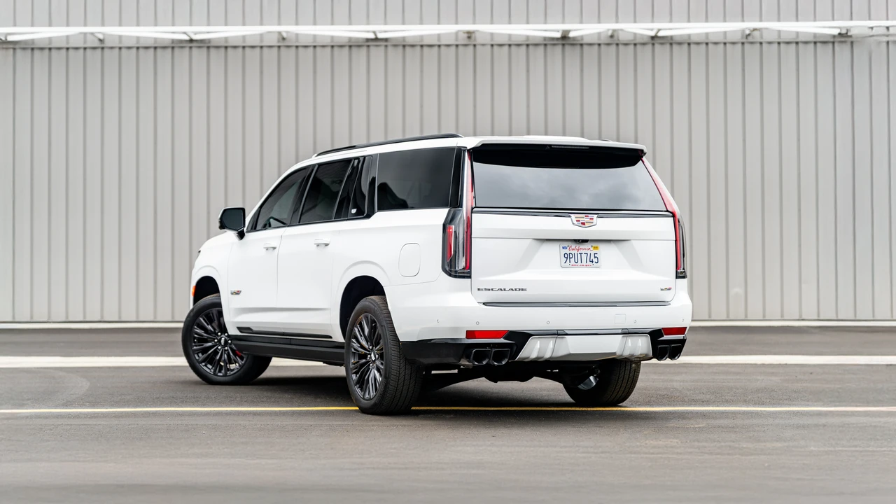2024 Cadillac Escalade-V 5th Gen - Image 8 of 31