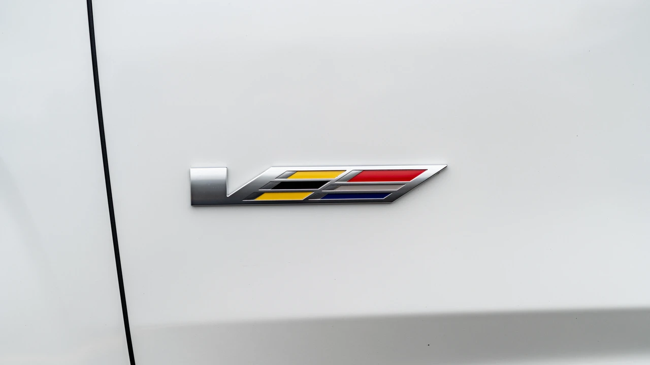 2024 Cadillac Escalade-V 5th Gen - Image 27 of 31
