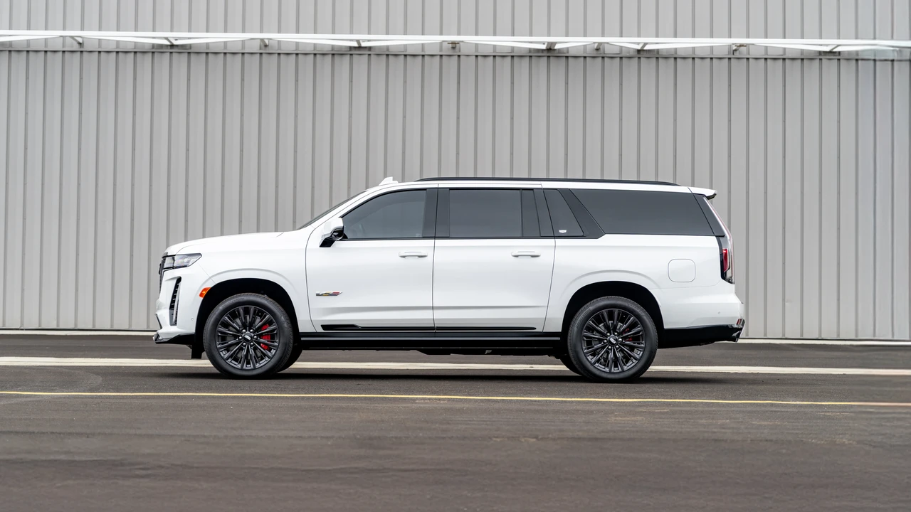 2024 Cadillac Escalade-V 5th Gen - Image 9 of 31