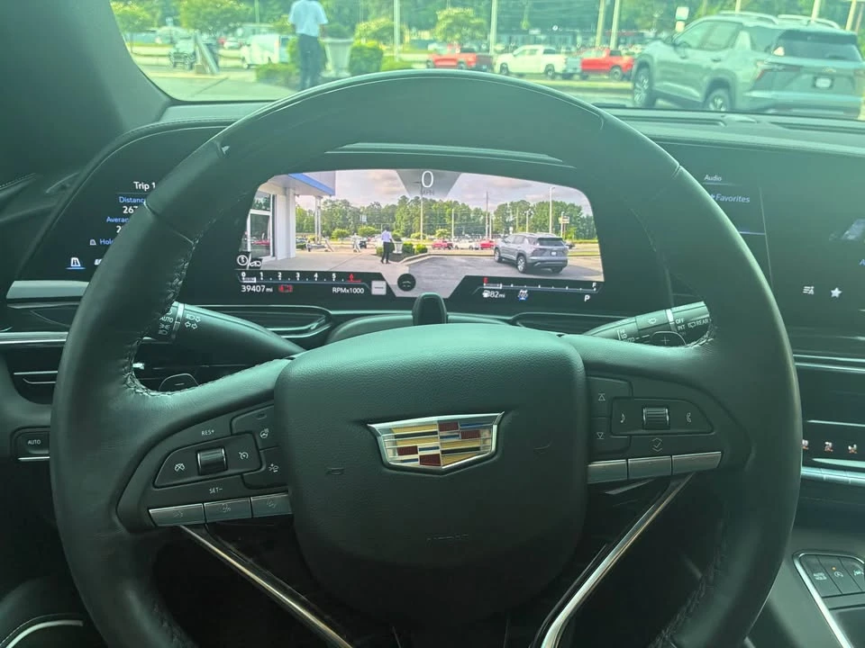 2024 Cadillac Escalade 5th Gen - Image 5 of 8