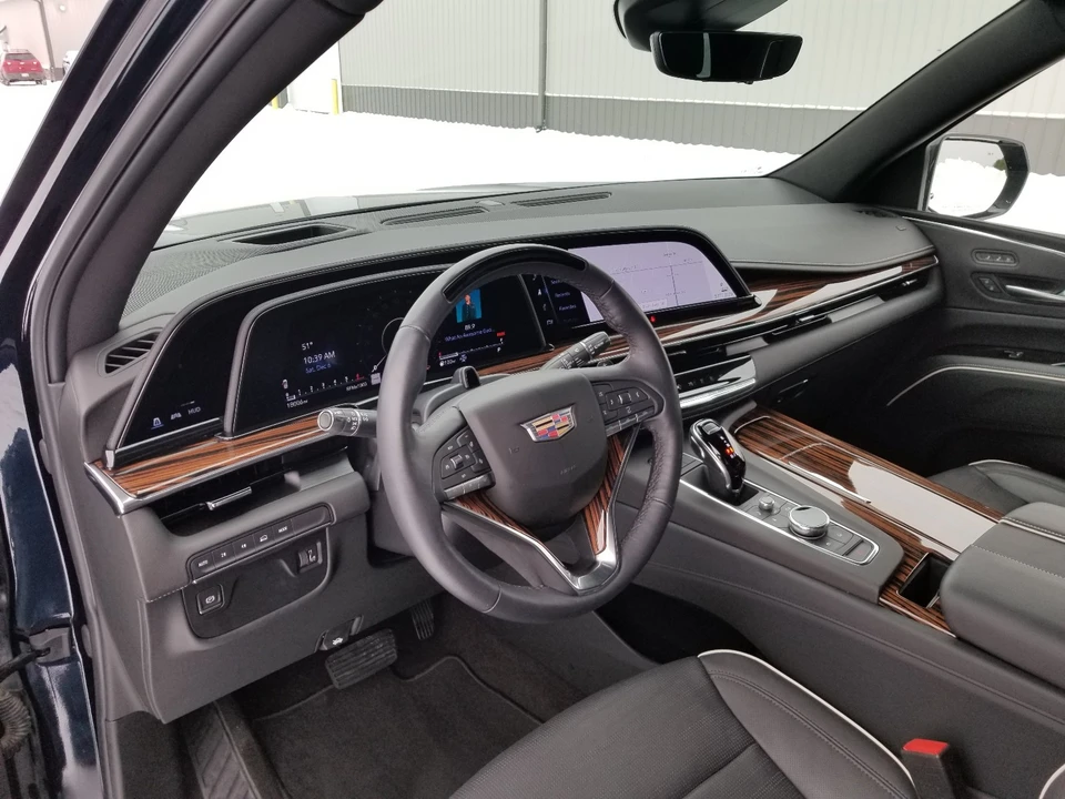 2024 Cadillac Escalade 5th Gen - Image 15 of 21