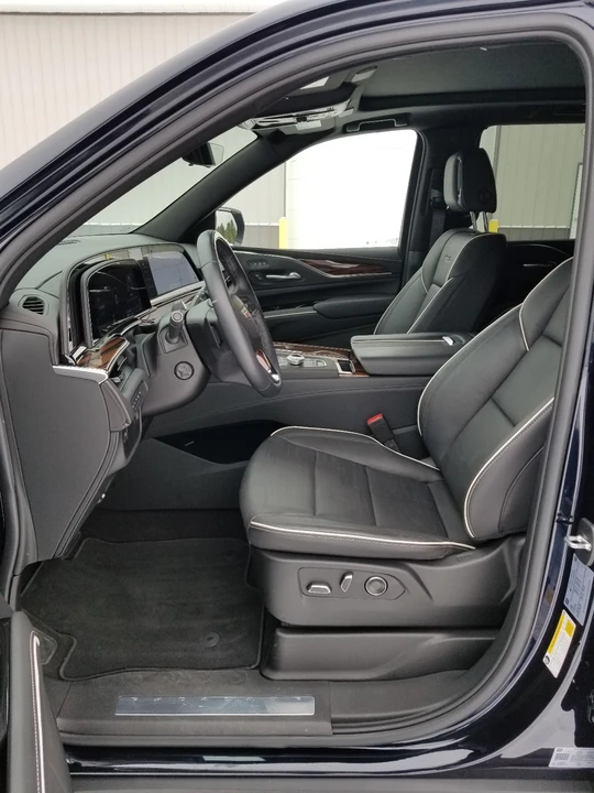 2024 Cadillac Escalade 5th Gen - Image 14 of 21