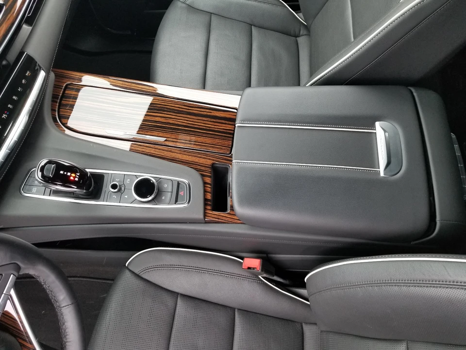 2024 Cadillac Escalade 5th Gen - Image 19 of 21