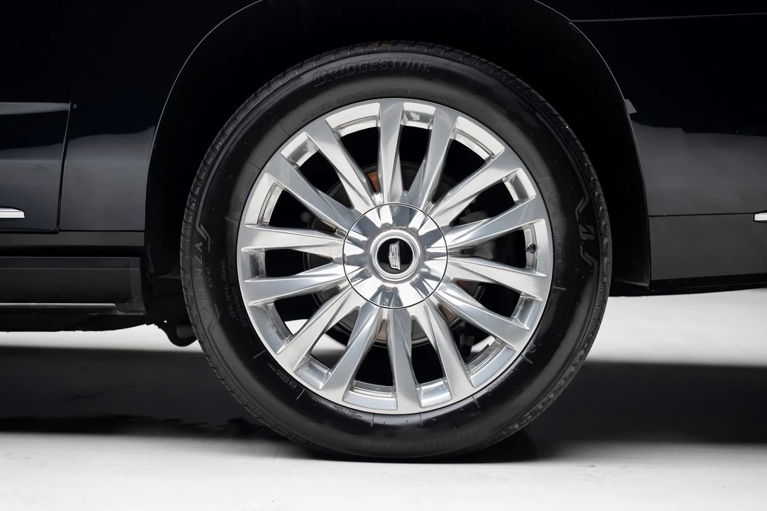 2024 Cadillac Escalade 5th Gen - Image 20 of 21