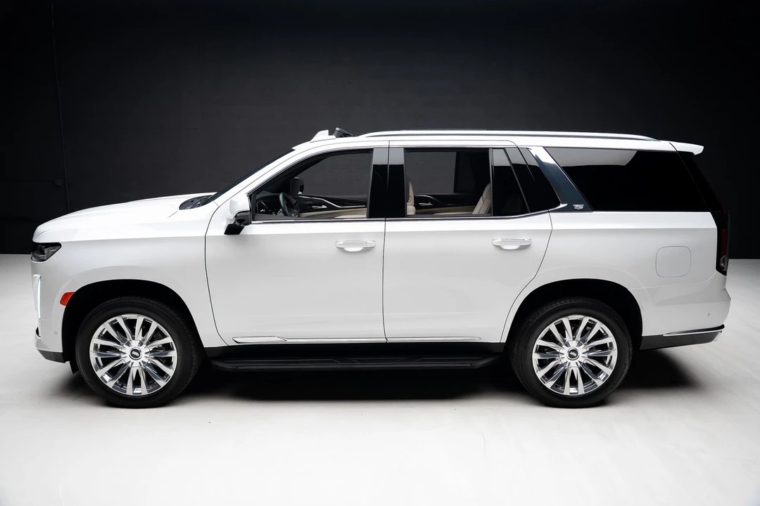2024 Cadillac Escalade 5th Gen - Image 16 of 21