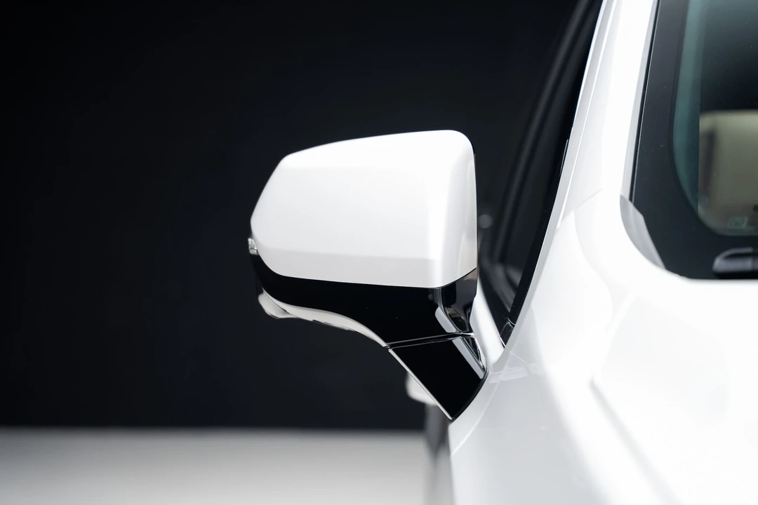 2024 Cadillac Escalade 5th Gen - Image 14 of 21