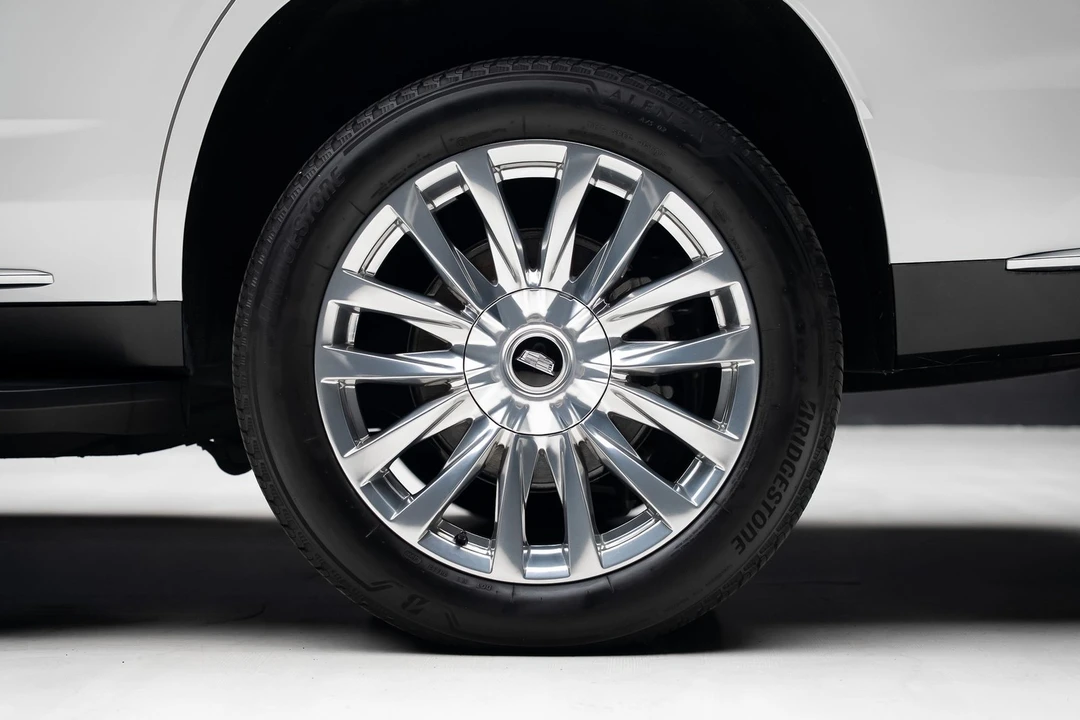 2024 Cadillac Escalade 5th Gen - Image 21 of 21