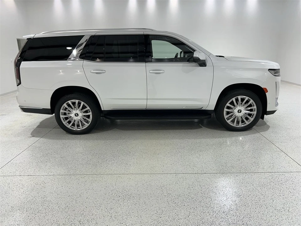 2024 Cadillac Escalade 5th Gen - Image 9 of 12