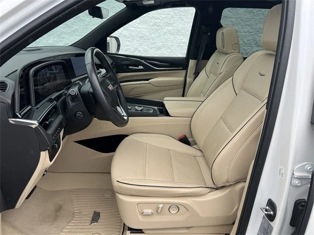 2024 Cadillac Escalade 5th Gen - Image 20 of 21