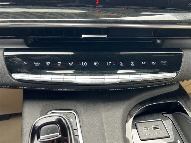 2024 Cadillac Escalade 5th Gen - Image 18 of 21