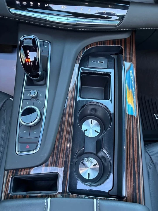 2024 Cadillac Escalade 5th Gen - Image 7 of 9