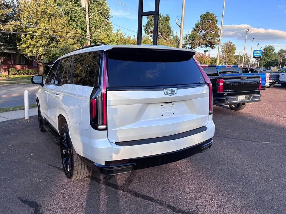 2024 Cadillac Escalade 5th Gen - Image 3 of 9