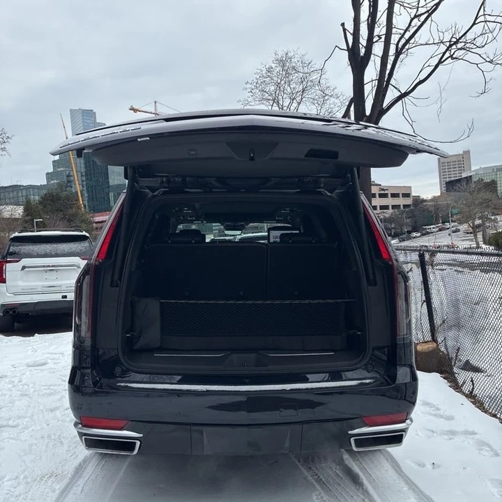 2024 Cadillac Escalade 5th Gen - Image 9 of 12