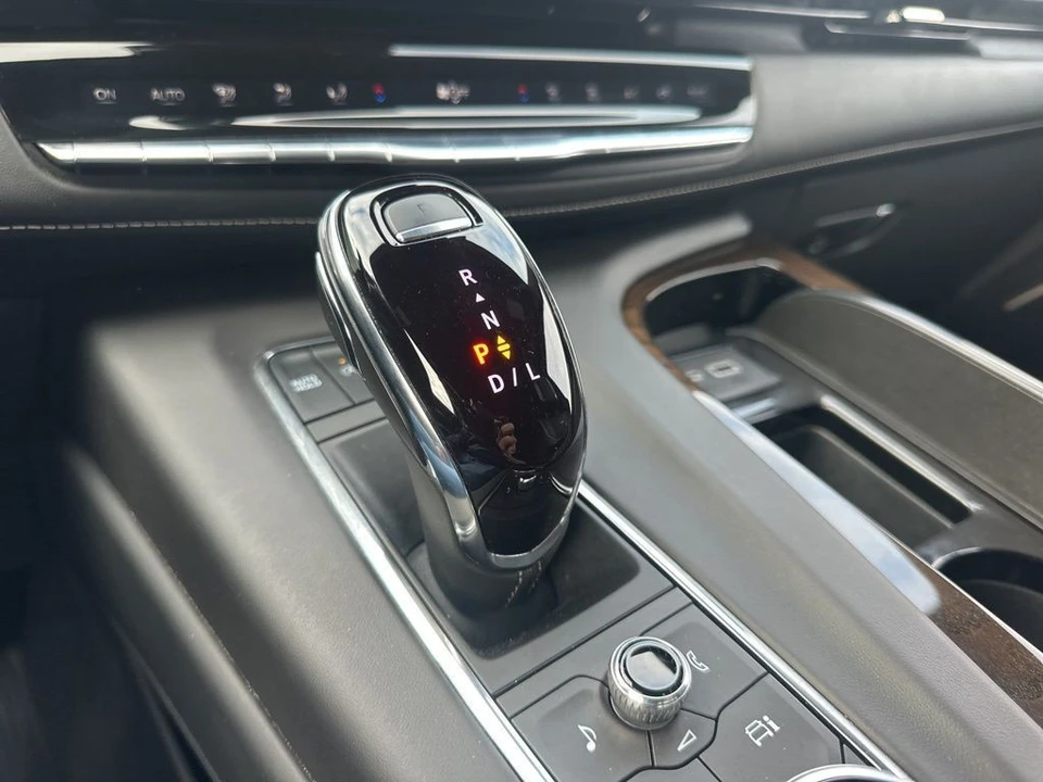 2024 Cadillac Escalade 5th Gen - Image 20 of 21