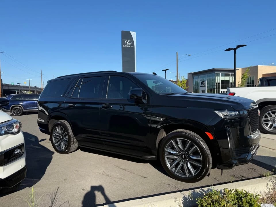 2024 Cadillac Escalade 5th Gen - Image 2 of 4
