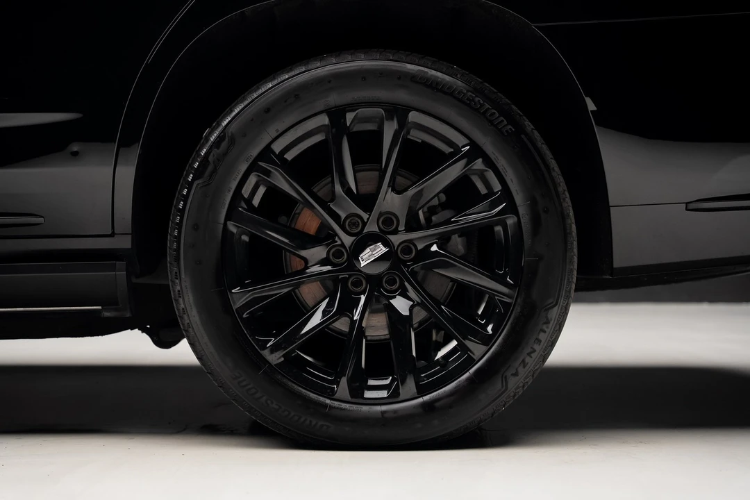 2024 Cadillac Escalade 5th Gen - Image 19 of 21