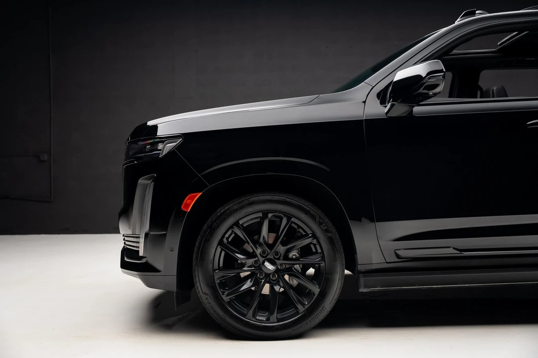 2024 Cadillac Escalade 5th Gen - Image 16 of 21
