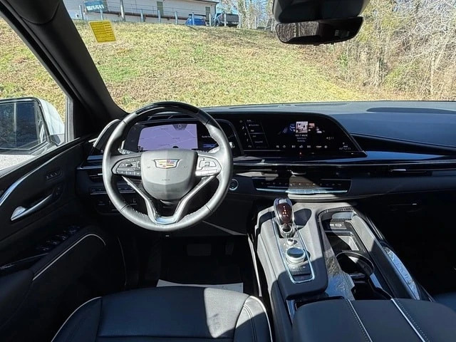 2024 Cadillac Escalade 5th Gen - Image 10 of 12