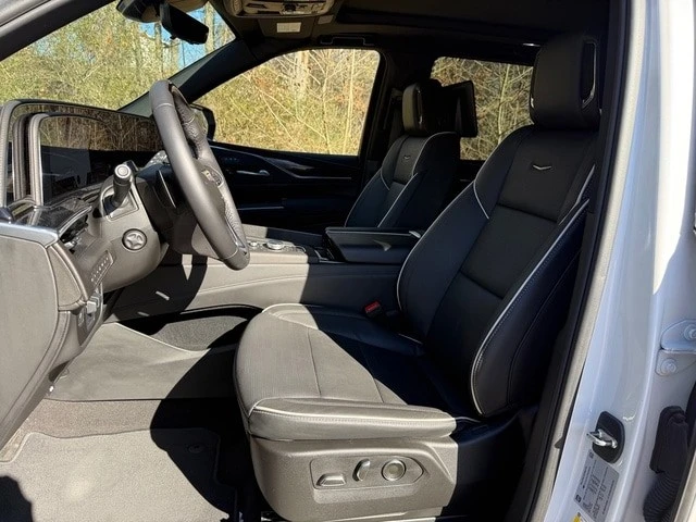 2024 Cadillac Escalade 5th Gen - Image 11 of 12