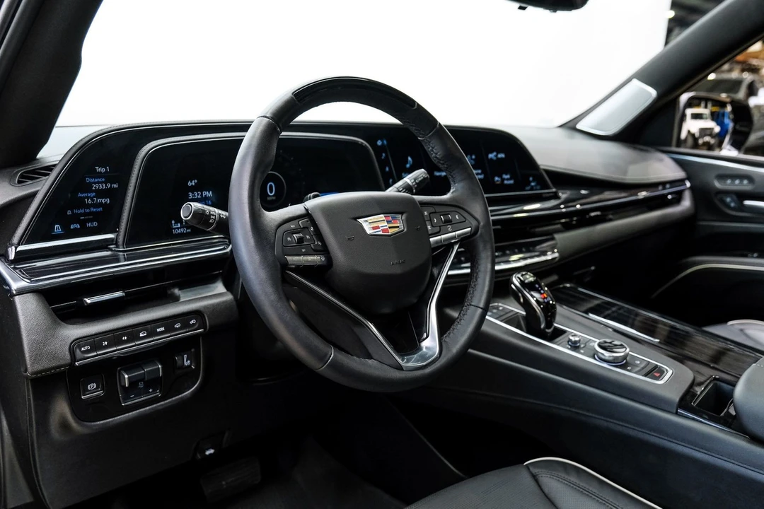 2024 Cadillac Escalade 5th Gen - Image 10 of 12
