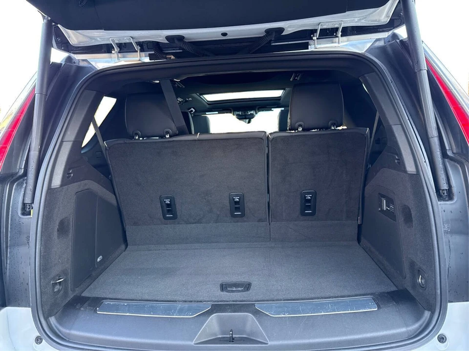 2024 Cadillac Escalade 5th Gen - Image 12 of 12