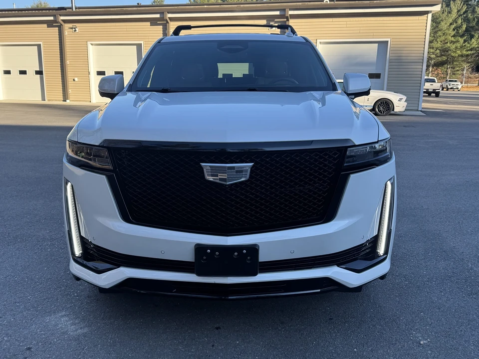 2024 Cadillac Escalade 5th Gen - Image 9 of 31