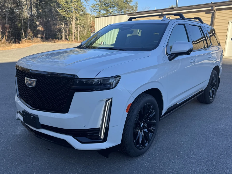 2024 Cadillac Escalade 5th Gen - Image 2 of 31