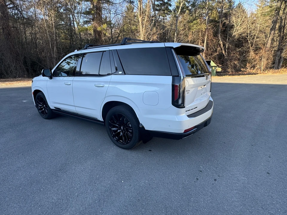 2024 Cadillac Escalade 5th Gen - Image 4 of 31