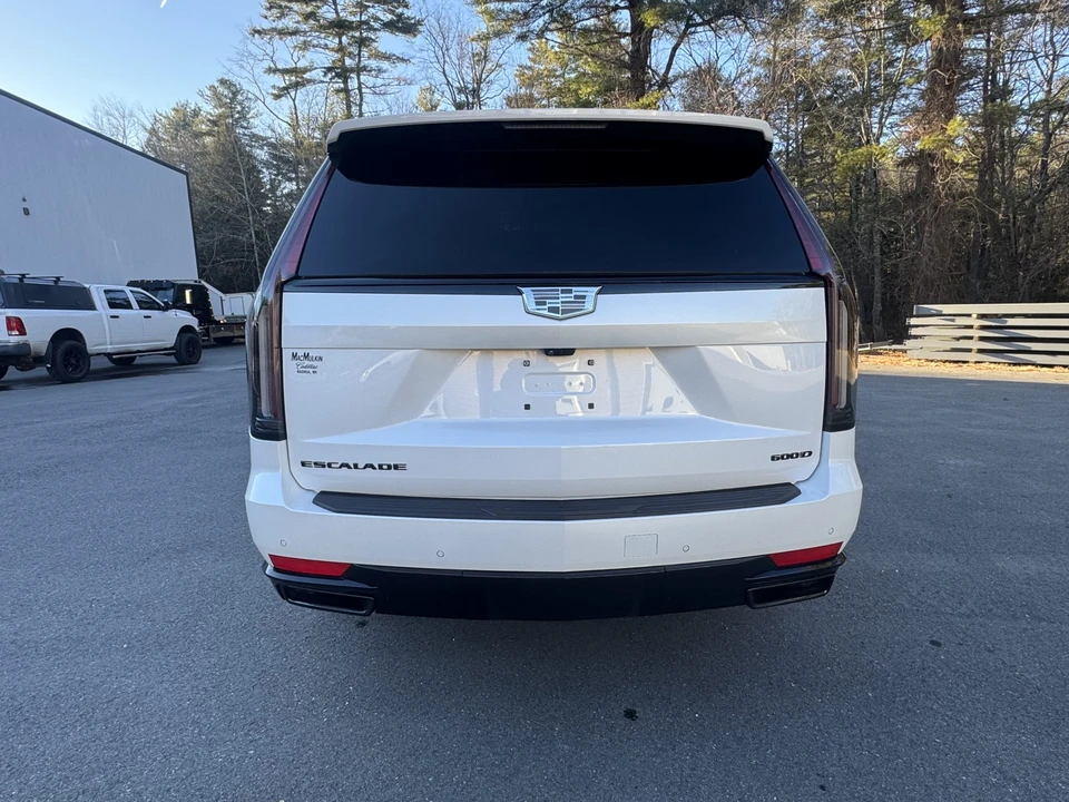 2024 Cadillac Escalade 5th Gen - Image 5 of 31