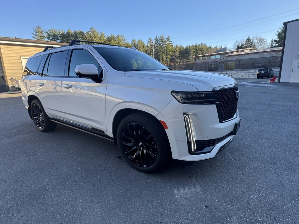 2024 Cadillac Escalade 5th Gen - Image 8 of 31