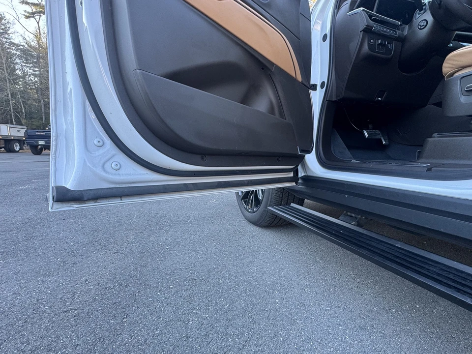 2024 Cadillac Escalade 5th Gen - Image 20 of 31