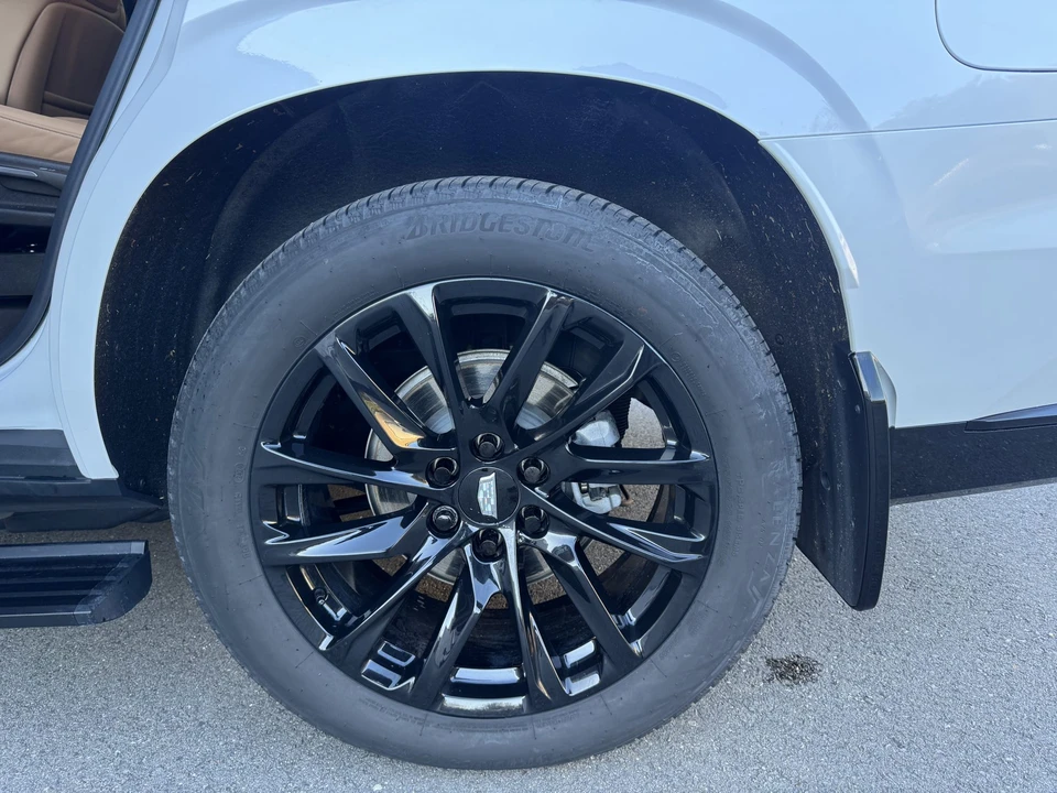 2024 Cadillac Escalade 5th Gen - Image 11 of 31