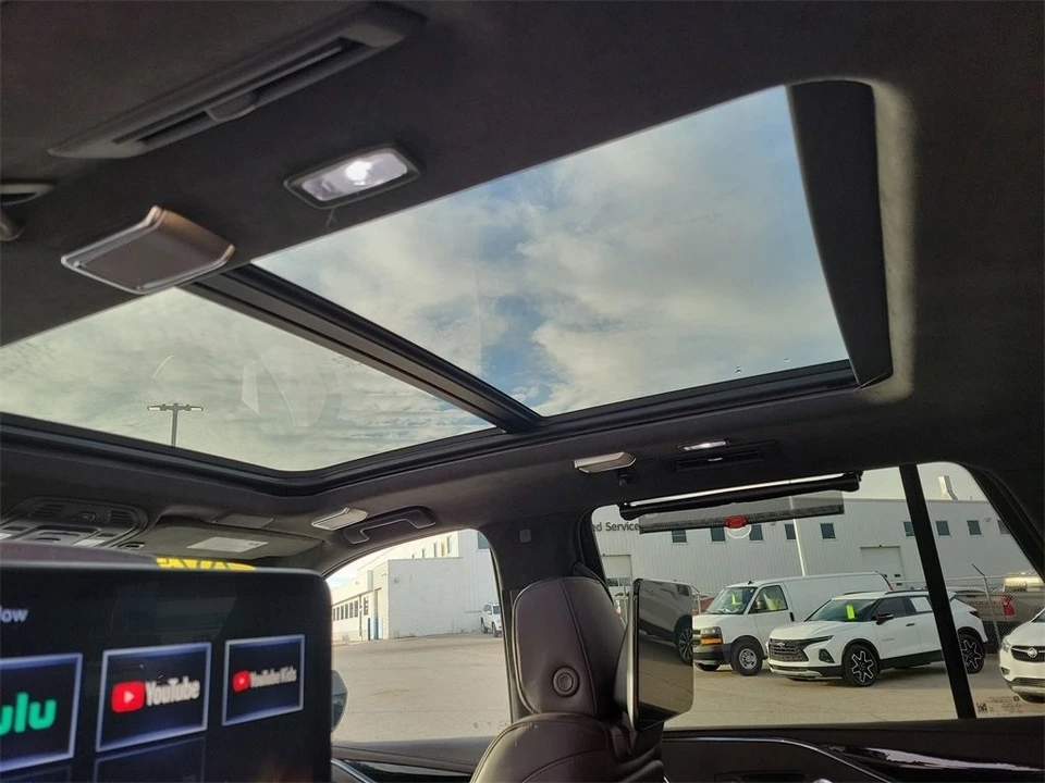 2024 Cadillac Escalade 5th Gen - Image 10 of 12