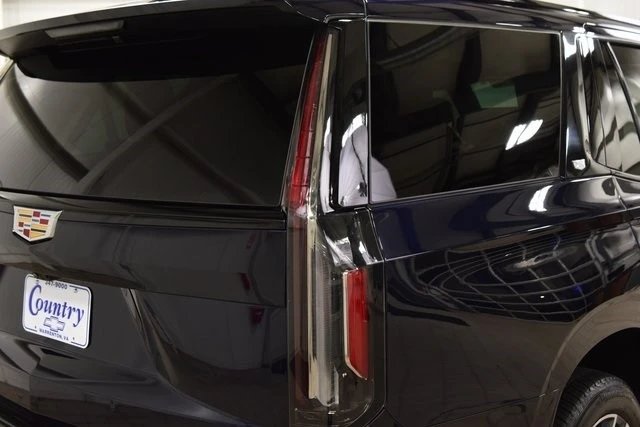 2024 Cadillac Escalade 5th Gen - Image 19 of 21