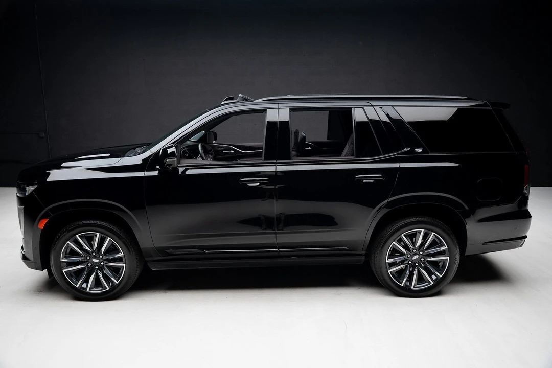 2024 Cadillac Escalade 5th Gen - Image 15 of 21