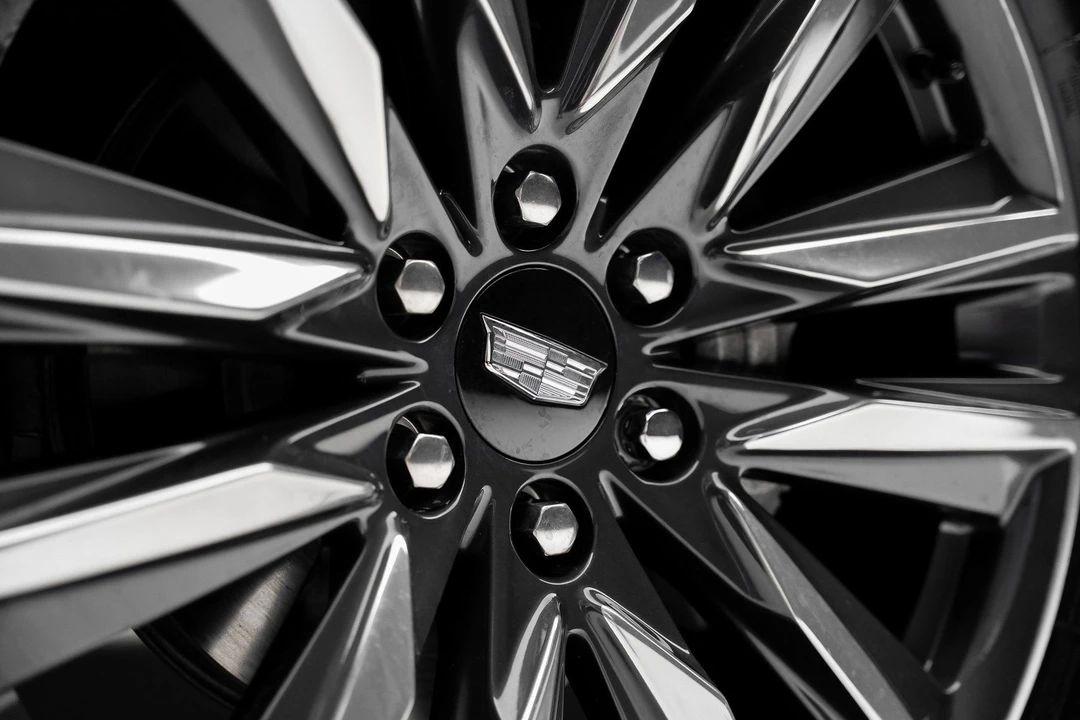 2024 Cadillac Escalade 5th Gen - Image 21 of 21