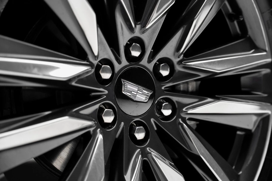 2024 Cadillac Escalade 5th Gen - Image 21 of 21