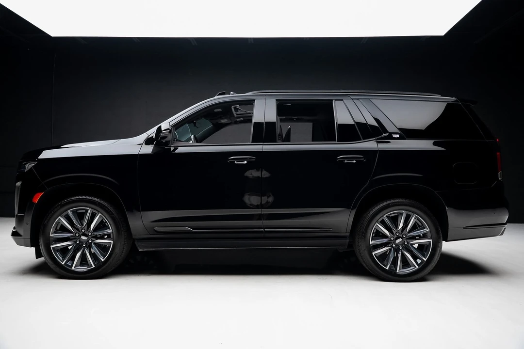 2024 Cadillac Escalade 5th Gen - Image 16 of 21