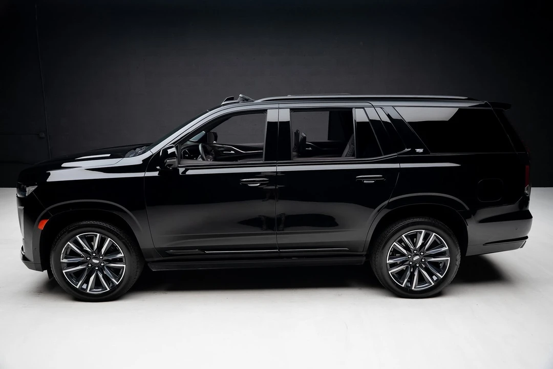 2024 Cadillac Escalade 5th Gen - Image 15 of 21