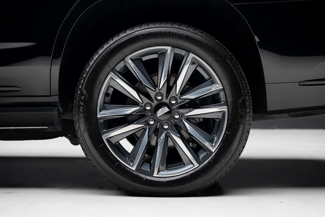 2024 Cadillac Escalade 5th Gen - Image 20 of 21