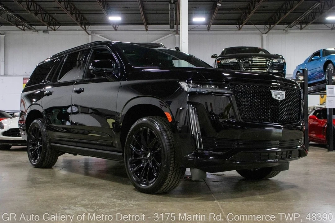 2024 Cadillac Escalade 5th Gen - Image 10 of 12