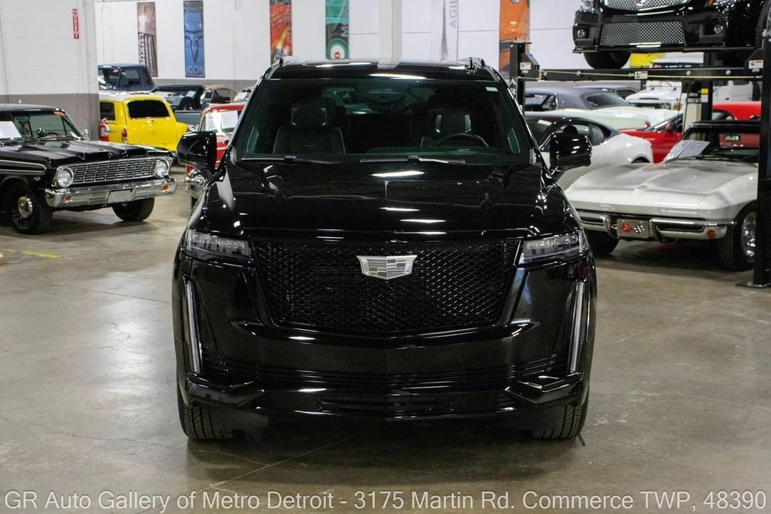 2024 Cadillac Escalade 5th Gen - Image 11 of 12