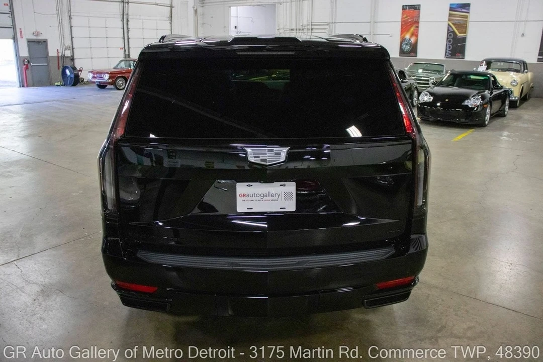 2024 Cadillac Escalade 5th Gen - Image 5 of 12