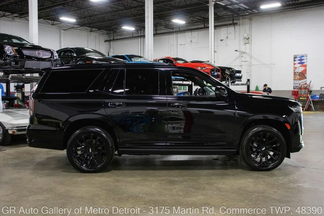 2024 Cadillac Escalade 5th Gen - Image 8 of 12