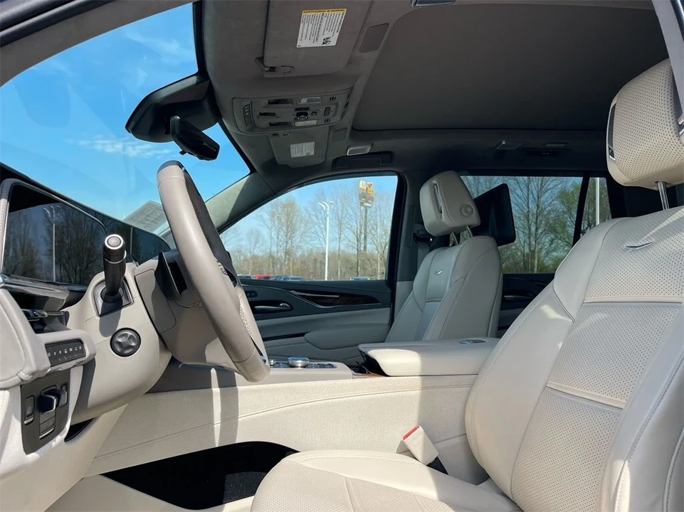 2024 Cadillac Escalade 5th Gen - Image 9 of 12