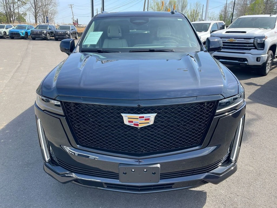 2024 Cadillac Escalade 5th Gen - Image 8 of 12